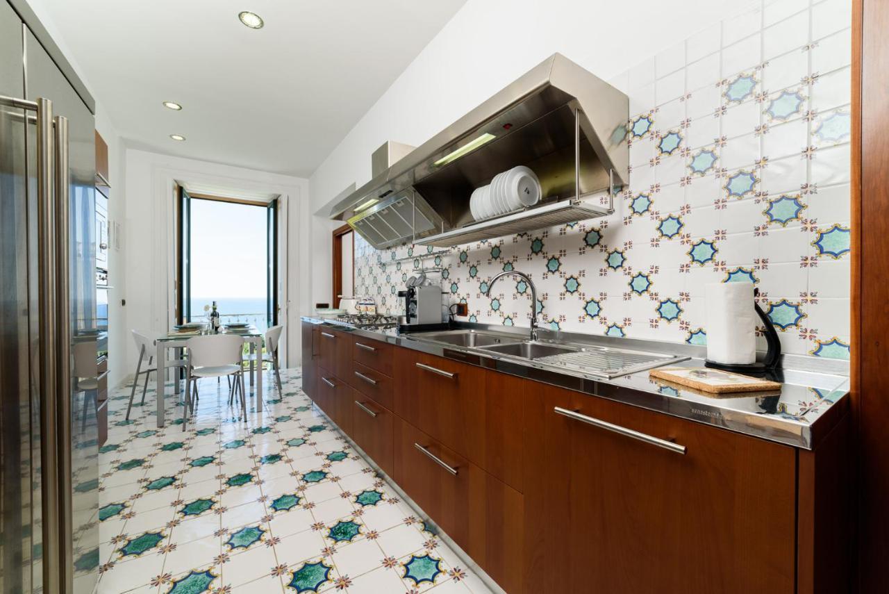 Vietri Amalfi Coast Family Luxury Suite מראה חיצוני תמונה