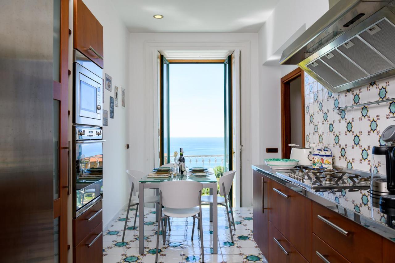 Vietri Amalfi Coast Family Luxury Suite מראה חיצוני תמונה