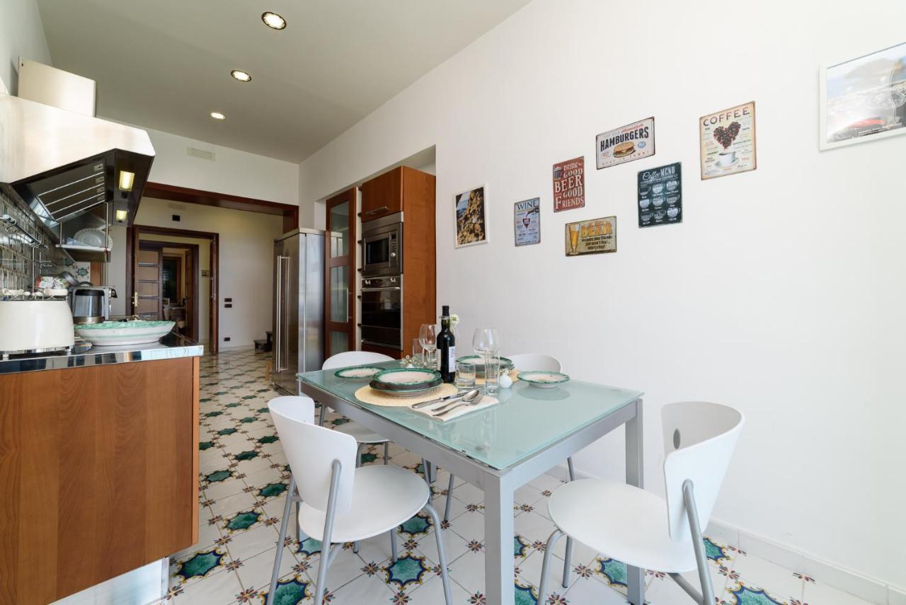 Vietri Amalfi Coast Family Luxury Suite מראה חיצוני תמונה